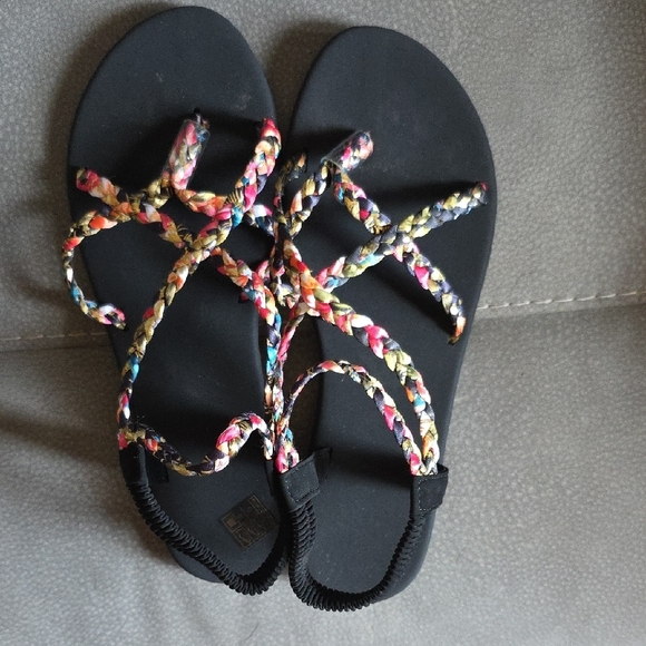 Brand New Still In Bag! Colorful Braided Strap Sandals Size 39 (8-8.5 US) - Picture 1 of 3